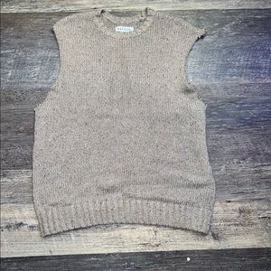 Sweatervest with cut sleeves, size M